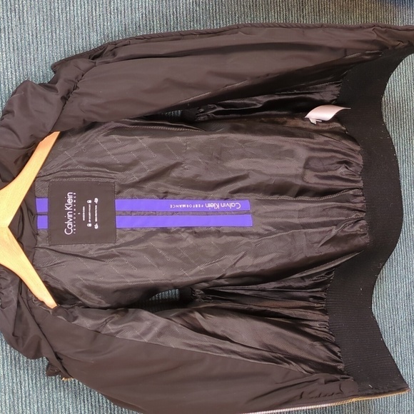 Calvin Klein Performance Puffer Vest Diagonal Zipper - Picture 11 of 13